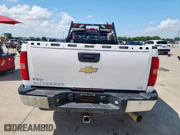 2008 Chevrolet Silverado 3500HD DRW LTZ с VIN 1GCJK33678F134271, выставлен на аукционе Copart как лот 61677885 с пробегом 485 329 миль миль и Списание • Salvage title. История ставок и продаж доступна на DreamBid. Изображение 6.