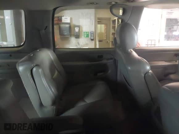 2005 Chevrolet Suburban LT с VIN 1GNFK16Z55J132258, выставлен на аукционе IAAI как лот 41645755 с пробегом 295 430 миль миль и . История ставок и продаж доступна на DreamBid. Изображение 8.