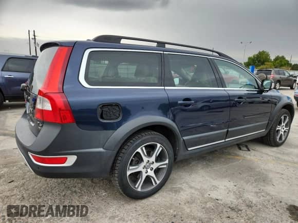 2013 Volvo XC70 T6 with VIN YV4902BZ0D1152663, listed as a Copart auction lot 85319375 with 113,532 mi miles and Salvage title. Bid and sale history available at DreamBid. Image 3.