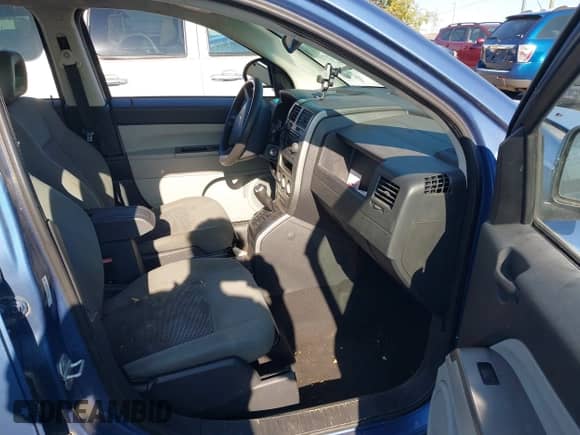 2007 Jeep Compass Sport with VIN 1J8FT47W47D194577, listed as a IAAI auction lot 43157689 with 175,153 mi miles and . Bid and sale history available at DreamBid. Image 5.