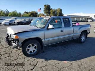 2002 GMC Sierra 1500 Denali z VIN 2GTFK69U121317676, wystawiony jako Copart lot #75844564 z przebiegiem 143 871 mil mil oraz Szkoda całkowita • Salvage title. Historia ofert i sprzedaży dostępna na DreamBid. Obrazek 1.