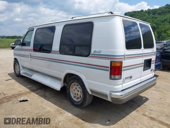 1994 Ford Econoline Cargo с VIN 1FDEE14N0RHA00870, выставлен на аукционе IAAI как лот 42620960 с пробегом 107 662 миль миль и . История ставок и продаж доступна на DreamBid. Изображение 3.