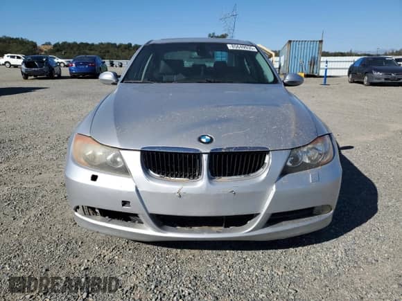 2007 BMW 3 Series 328xi z VIN WBAVC73557KP33136, wystawiony jako Copart lot #85649935 z przebiegiem 178 613 mil mil oraz Czysty tytuł • Clean title. Historia ofert i sprzedaży dostępna na DreamBid. Obrazek 5.