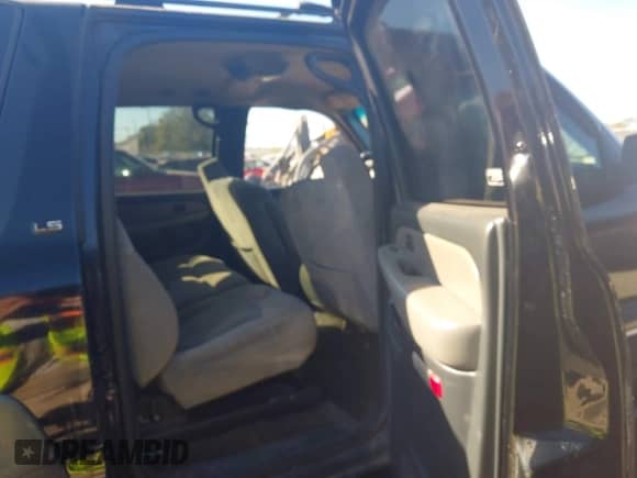 2001 Chevrolet Suburban LT с VIN 3GNEC16T21G213590, выставлен на аукционе IAAI как лот 43454686 с пробегом 360 495 миль миль и . История ставок и продаж доступна на DreamBid. Изображение 8.