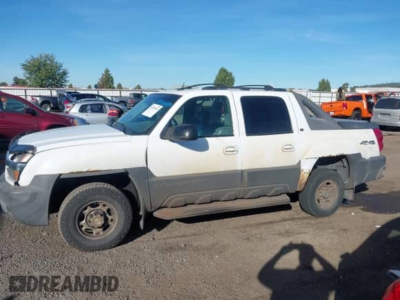 2005 Chevrolet Avalanche LS z VIN 3GNGK22G15G262702, wystawiony jako IAAI lot #43319532 z przebiegiem 170 111 mil mil oraz . Historia ofert i sprzedaży dostępna na DreamBid. Obrazek 15.