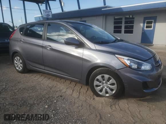 2016 Hyundai Accent SE z VIN KMHCT5AE7GU247087, wystawiony jako Copart lot #86997075 z przebiegiem 84 871 mil mil oraz Szkoda całkowita • Salvage title. Historia ofert i sprzedaży dostępna na DreamBid. Obrazek 4.