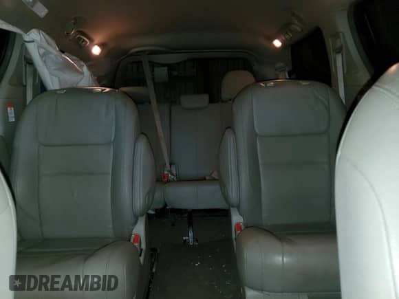 2017 Toyota Sienna XLE with VIN 5TDDZ3DC8HS159886, listed as a Copart auction lot 84218265 with 54,113 mi miles and Salvage title. Bid and sale history available at DreamBid. Image 10.