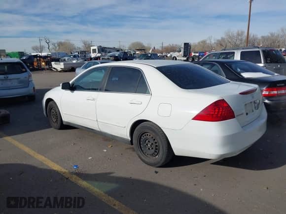 2007 Honda Accord LX с VIN 1HGCM55497A113736, выставлен на аукционе IAAI как лот 41294290 с пробегом 264 649 миль миль и . История ставок и продаж доступна на DreamBid. Изображение 3.