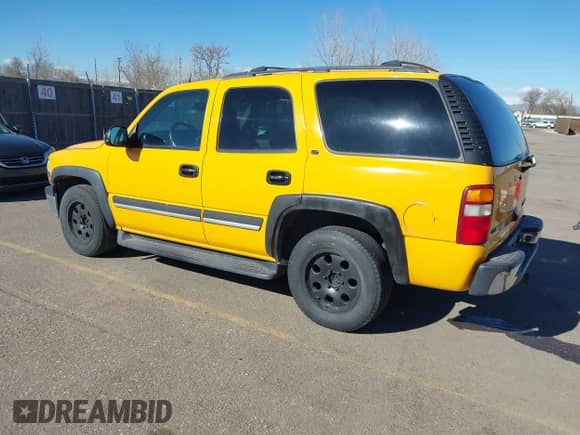 2005 Chevrolet Tahoe Z71 with VIN 1GNEK13T25R166106, listed as a IAAI auction lot 41677772 with 200,782 mi miles and . Bid and sale history available at DreamBid. Image 3.