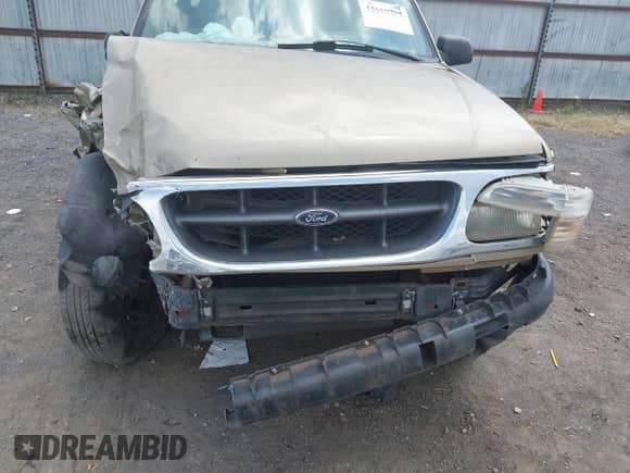 2000 Ford Explorer z VIN 1FMZU63X6YZB70325, wystawiony jako IAAI lot #42660295 z przebiegiem 271 916 mil mil oraz . Historia ofert i sprzedaży dostępna na DreamBid. Obrazek 12.