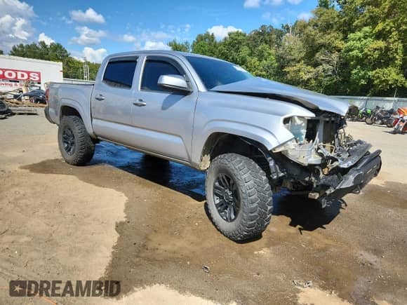 2020 Toyota Tacoma SR5 z VIN 3TMCZ5AN1LM311240, wystawiony jako Copart lot #85188965 z przebiegiem 149 027 mil mil oraz Szkoda całkowita • Salvage title. Historia ofert i sprzedaży dostępna na DreamBid. Obrazek 4.