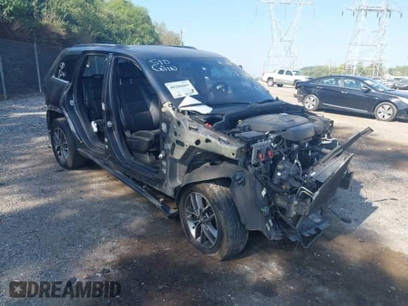 2019 Jeep Grand Cherokee Limited X with VIN 1C4RJFBG9KC760446, listed as a IAAI auction lot 40206069 with Not provided miles and . Bid and sale history available at DreamBid. Image 6.