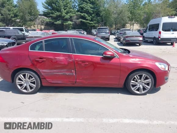 2012 Volvo S60 T6 с VIN YV1902FHXC2135120, выставлен на аукционе IAAI как лот 42952256 с пробегом 161 343 миль миль и . История ставок и продаж доступна на DreamBid. Изображение 10.