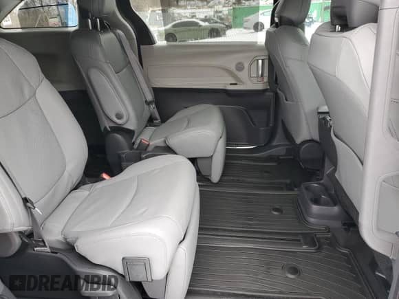 2024 Toyota Sienna Limited z VIN 5TDZRKEC9RS215091, wystawiony jako Copart lot #45182405 z przebiegiem 2 602 mil mil oraz Szkoda całkowita • Salvage title. Historia ofert i sprzedaży dostępna na DreamBid. Obrazek 11.