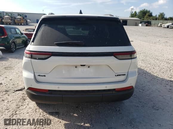 2025 Jeep Grand Cherokee Limited with VIN 1C4RJHBG2SC311220, listed as a Copart auction lot 69698135 with 5,832 mi miles and Salvage title. Bid and sale history available at DreamBid. Image 6.