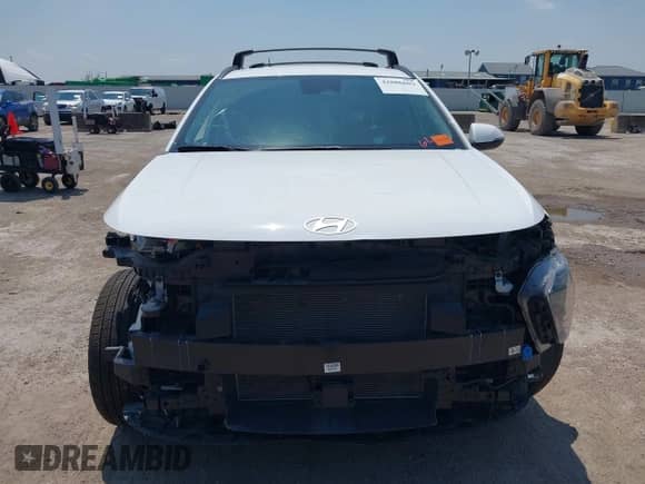 2025 Hyundai Kona SEL Convenience z VIN KM8HC3AB6SU234923, wystawiony jako IAAI lot #42886602 z przebiegiem Nie podano mil oraz . Historia ofert i sprzedaży dostępna na DreamBid. Obrazek 13.