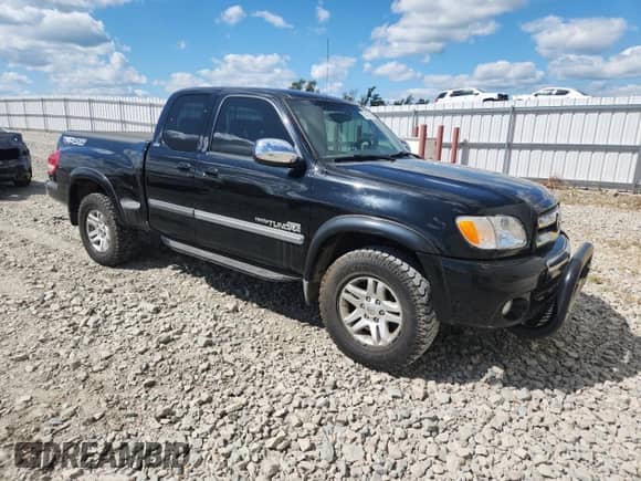 2004 Toyota Tundra SR5 z VIN 5TBBT44124S442610, wystawiony jako Copart lot #70451445 z przebiegiem 258 271 mil mil oraz Czysty tytuł • Clean title. Historia ofert i sprzedaży dostępna na DreamBid. Obrazek 4.