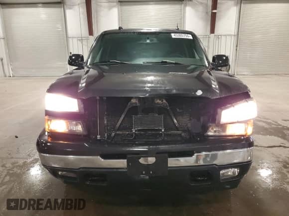 2005 Chevrolet Silverado 1500 LT with VIN 2GCEK13T651243898, listed as a Copart auction lot 45305755 with 209,184 mi miles and Non repairable. Bid and sale history available at DreamBid. Image 5.