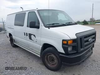 2013 Ford Econoline Cargo Commercial z VIN 1FTNE2EW6DDA65420, wystawiony jako IAAI lot #43293513 z przebiegiem 157 208 mil mil oraz . Historia ofert i sprzedaży dostępna na DreamBid. Obrazek 1.