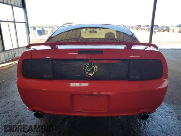 2006 Ford Mustang GT Deluxe с VIN 1ZVFT82H765120194, выставлен на аукционе Copart как лот 69232235 с пробегом 89 604 миль миль и Чистый • Clean title. История ставок и продаж доступна на DreamBid. Изображение 6.