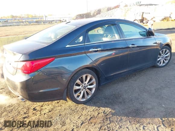 2012 Hyundai Sonata SE z VIN 5NPEC4AC3CH500335, wystawiony jako IAAI lot #43528547 z przebiegiem 92 763 mil mil oraz . Historia ofert i sprzedaży dostępna na DreamBid. Obrazek 4.