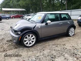 2006 MINI Hardtop S с VIN WMWRE33576TJ35188, выставлен на аукционе Copart как лот 66466095 с пробегом 91 137 миль миль и Списание • Salvage title. История ставок и продаж доступна на DreamBid. Изображение 1.