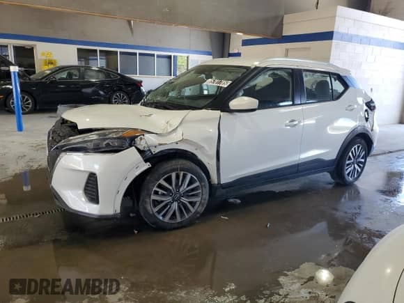 2024 Nissan Kicks SV with VIN 3N1CP5CV9RL551110, listed as a Copart auction lot 85701785 with 28,313 mi miles and Salvage title. Bid and sale history available at DreamBid. Image 1.
