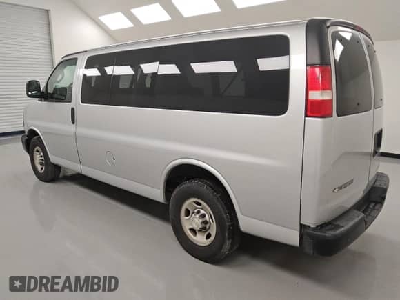 2018 Chevrolet Express Cargo с VIN 1GCWGAFG2J1309593, выставлен на аукционе Copart как лот 53824995 с пробегом 244 641 миль миль и Чистый • Clean title. История ставок и продаж доступна на DreamBid. Изображение 2.
