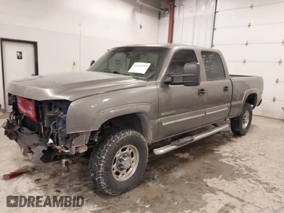 2007 Chevrolet Silverado 2500HD LT3 z VIN 1GCHK23U47F156184, wystawiony jako IAAI lot #41434700 z przebiegiem 284 091 mil mil oraz . Historia ofert i sprzedaży dostępna na DreamBid. Obrazek 17.