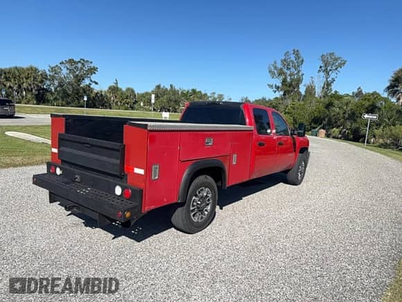 2014 Chevrolet Silverado 3500HD Work Truck с VIN 1GC4KZC84EF113052, выставлен на аукционе Copart как лот 90258225 с пробегом 221 205 миль миль и Чистый • Clean title. История ставок и продаж доступна на DreamBid. Изображение 4.