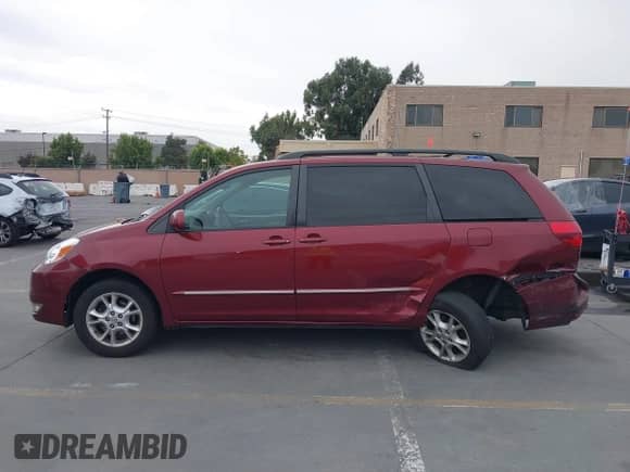 2005 Toyota Sienna XLE Limited z VIN 5TDZA22C15S281382, wystawiony jako IAAI lot #43300575 z przebiegiem 141 246 mil mil oraz . Historia ofert i sprzedaży dostępna na DreamBid. Obrazek 14.