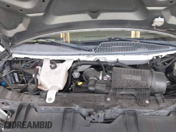 2011 Chevrolet Express Passenger LS z VIN 1GNSGBF43B1145404, wystawiony jako IAAI lot #42359594 z przebiegiem 126 042 mil mil oraz . Historia ofert i sprzedaży dostępna na DreamBid. Obrazek 10.