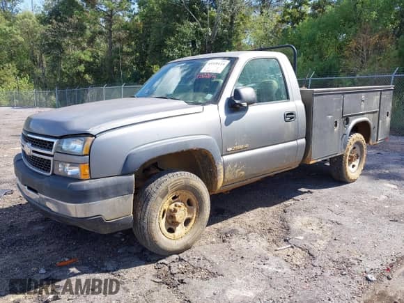 2006 Chevrolet Silverado 2500HD Work Truck with VIN 1GBHC24U46E251901, listed as a IAAI auction lot 43320114 with 177,700 mi miles and . Bid and sale history available at DreamBid. Image 2.