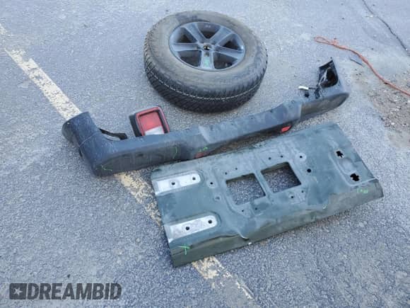 2021 Jeep Wrangler Unlimited Sahara Altitude z VIN 1C4HJXEN8MW736426, wystawiony jako Copart lot #50145245 z przebiegiem 30 938 mil mil oraz Szkoda całkowita • Salvage title. Historia ofert i sprzedaży dostępna na DreamBid. Obrazek 13.