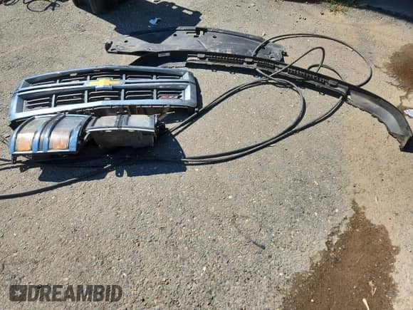 2015 Chevrolet Silverado 1500 LT z VIN 1GCRCREH9FZ199474, wystawiony jako Copart lot #70587905 z przebiegiem 243 743 mil mil oraz Szkoda całkowita • Salvage title. Historia ofert i sprzedaży dostępna na DreamBid. Obrazek 12.