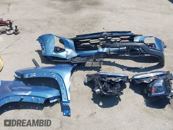 2025 Chevrolet Equinox FWD RS z VIN 3GNAXLEG7SL193915, wystawiony jako IAAI lot #42928003 z przebiegiem 4 440 mil mil oraz . Historia ofert i sprzedaży dostępna na DreamBid. Obrazek 12.