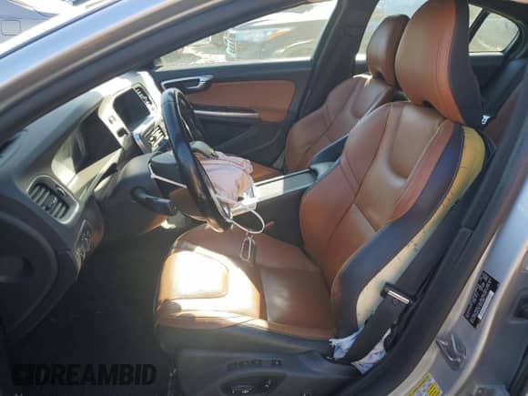 2015 Volvo S60 T5 Platinum с VIN YV1612TM8F1357277, выставлен на аукционе Copart как лот 74011524 с пробегом 142 092 миль миль и На запчасти • Non repairable. История ставок и продаж доступна на DreamBid. Изображение 7.
