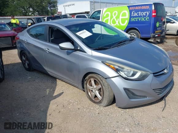 2015 Hyundai Elantra SE с VIN 5NPDH4AE5FH621922, выставлен на аукционе IAAI как лот 43025931 с пробегом 143 089 миль миль и . История ставок и продаж доступна на DreamBid. Изображение 1.