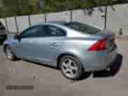 2013 Volvo S60 T5 Premier с VIN YV1612FS5D1227917, выставлен на аукционе Copart как лот 85150265 с пробегом 71 466 миль миль и Списание • Salvage title. История ставок и продаж доступна на DreamBid. Изображение 2.