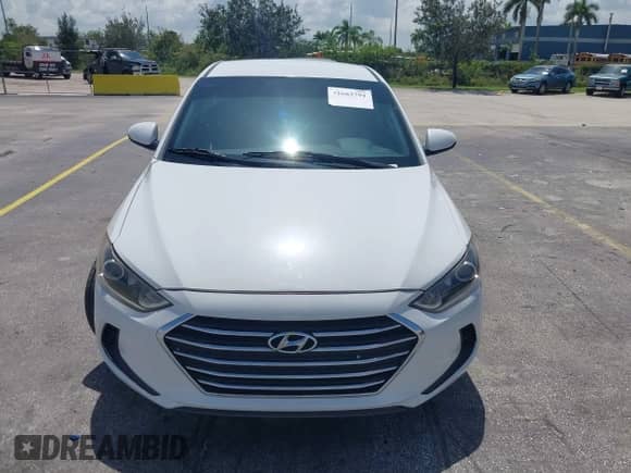 2018 Hyundai Elantra SE z VIN 5NPD74LF7JH276152, wystawiony jako IAAI lot #42682791 z przebiegiem 65 644 mil mil oraz . Historia ofert i sprzedaży dostępna na DreamBid. Obrazek 12.