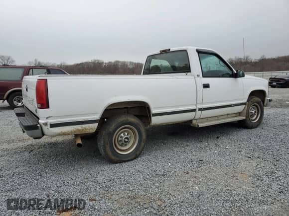 1997 Chevrolet Silverado 2500 с VIN 1GCGC24R1VZ216131, выставлен на аукционе Copart как лот 44875755 с пробегом 120 484 миль миль и Списание • Salvage title. История ставок и продаж доступна на DreamBid. Изображение 3.