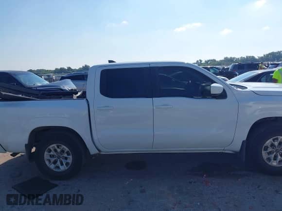 2024 Nissan Frontier Pro-X with VIN 1N6ED1EJ0RN644659, listed as a IAAI auction lot 43106313 with 20,472 mi miles and . Bid and sale history available at DreamBid. Image 13.