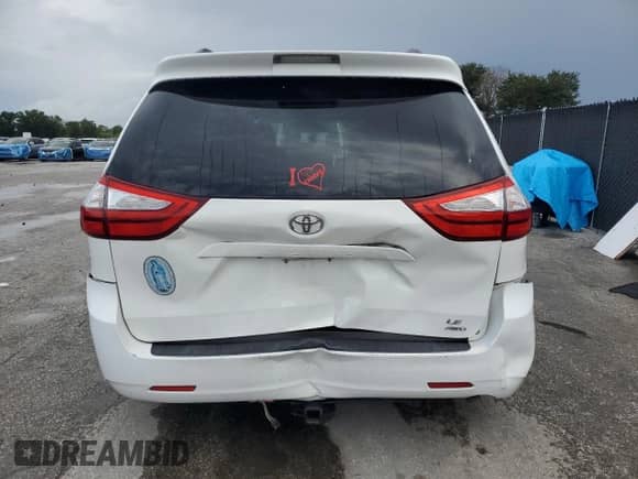 2015 Toyota Sienna LE z VIN 5TDJK3DCXFS105252, wystawiony jako Copart lot #85671285 z przebiegiem 122 571 mil mil oraz Szkoda całkowita • Salvage title. Historia ofert i sprzedaży dostępna na DreamBid. Obrazek 6.