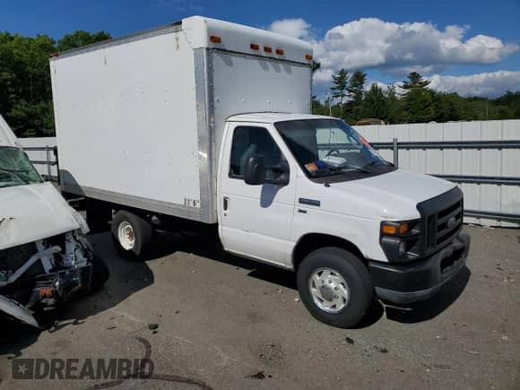 2010 Ford Econoline Cargo with VIN 1FDSS3HLXADA85762, listed as a Copart auction lot 57400124 with 130,431 mi miles and Non repairable. Bid and sale history available at DreamBid. Image 4.