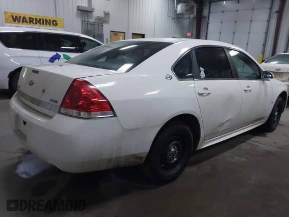 2009 Chevrolet Impala Police Police with VIN 2G1WS57M491315291, listed as a IAAI auction lot 41877060 with 184,460 mi miles and . Bid and sale history available at DreamBid. Image 4.