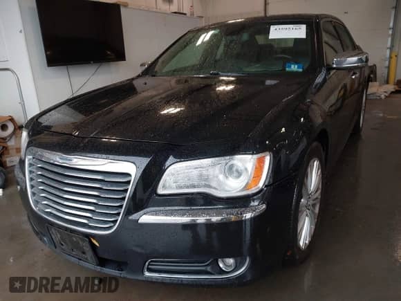 2012 Chrysler 300 C z VIN 2C3CCAKT0CH147523, wystawiony jako IAAI lot #43595165 z przebiegiem 160 218 mil mil oraz . Historia ofert i sprzedaży dostępna na DreamBid. Obrazek 2.