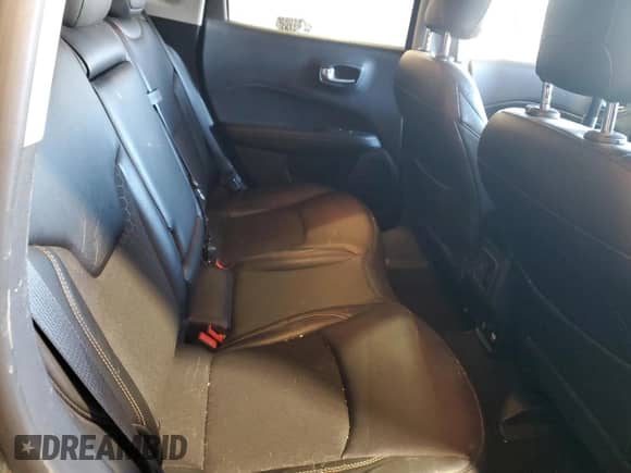 2021 Jeep Compass Latitude z VIN 3C4NJDBB4MT530098, wystawiony jako Copart lot #87050205 z przebiegiem 81 828 mil mil oraz Szkoda całkowita • Salvage title. Historia ofert i sprzedaży dostępna na DreamBid. Obrazek 10.