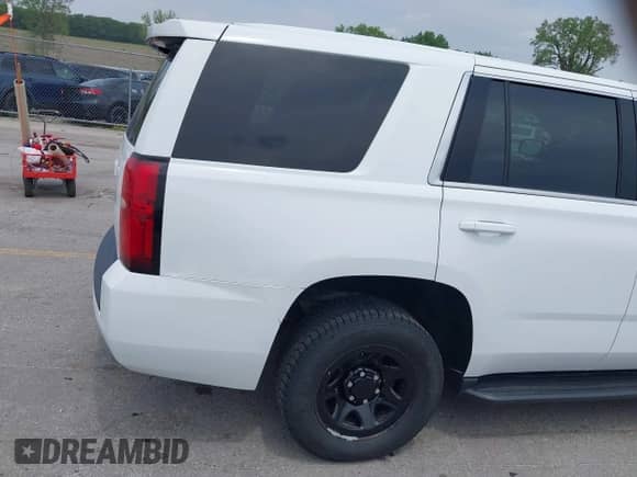 2018 Chevrolet Tahoe Commercial с VIN 1GNSKDEC8JR238969, выставлен на аукционе IAAI как лот 42440047 с пробегом 126 373 миль миль и . История ставок и продаж доступна на DreamBid. Изображение 6.
