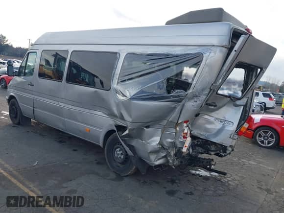 2004 Dodge Sprinter with VIN WD5PD744X45642082, listed as a IAAI auction lot 41414833 with 377,353 mi miles and . Bid and sale history available at DreamBid. Image 3.