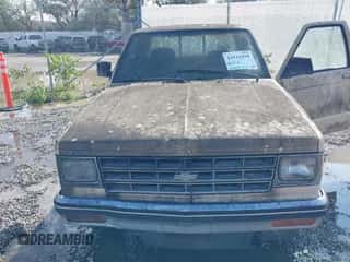 1983 Chevrolet S-10 с VIN 1GCCS14B6D0141914, выставлен на аукционе IAAI как лот 43111918 с пробегом 72 649 миль миль и . История ставок и продаж доступна на DreamBid. Изображение 6.